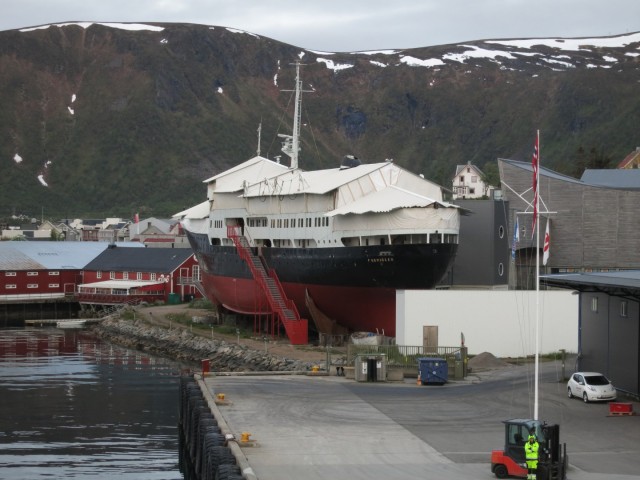 Hurtigruten_2015-06-21_01-15